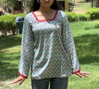 Phoolvari Kurti